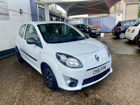 RENAULT TWINGO 1.2 16V Pzaz